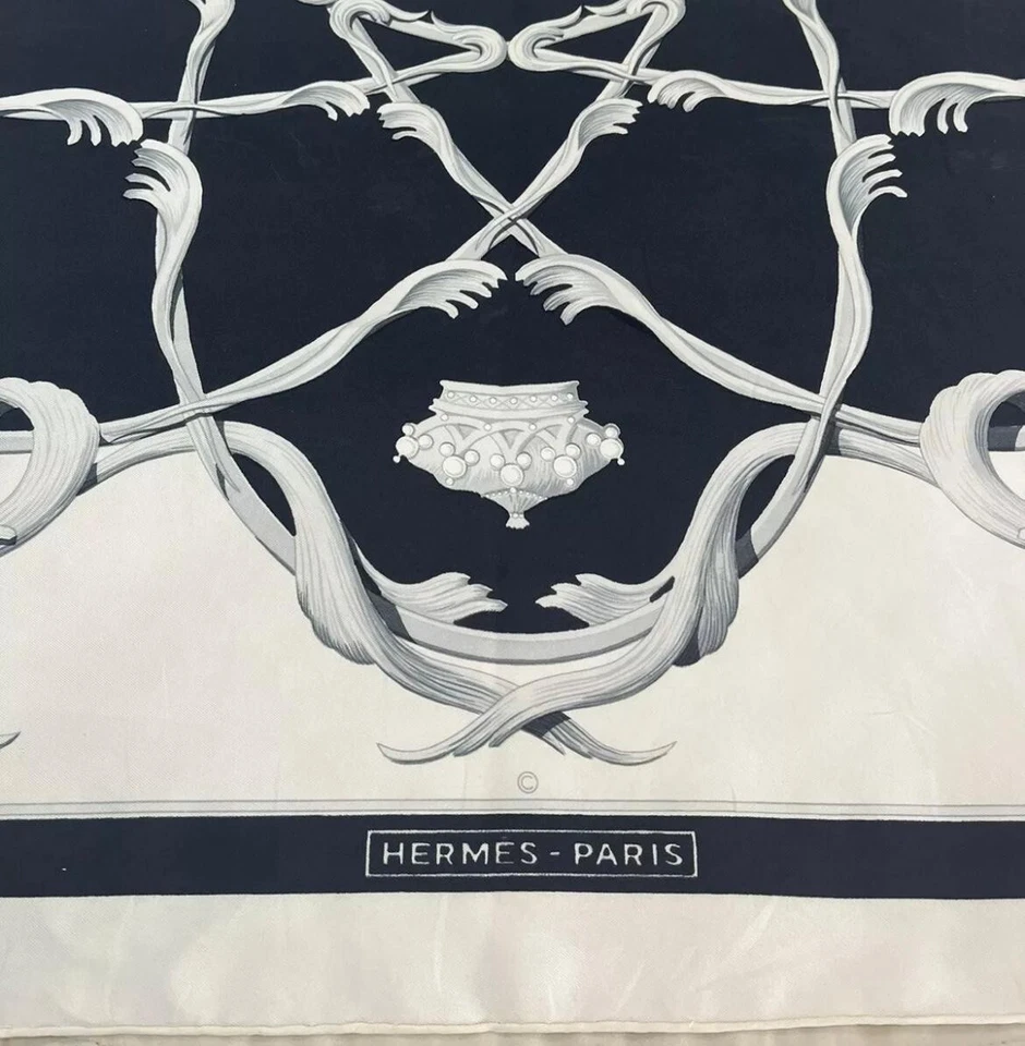 S5# Hermès Les Couronnes silk scarf 35 inch - Image 3 of 4