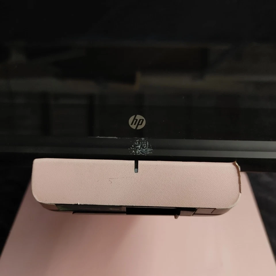 HP Pro x2 612 G2 | M3-7Y30 1.6GHz | 4GB RAM | 128GB SSD | WIN 10 W/DOCK Minorista Foto 3 de 4