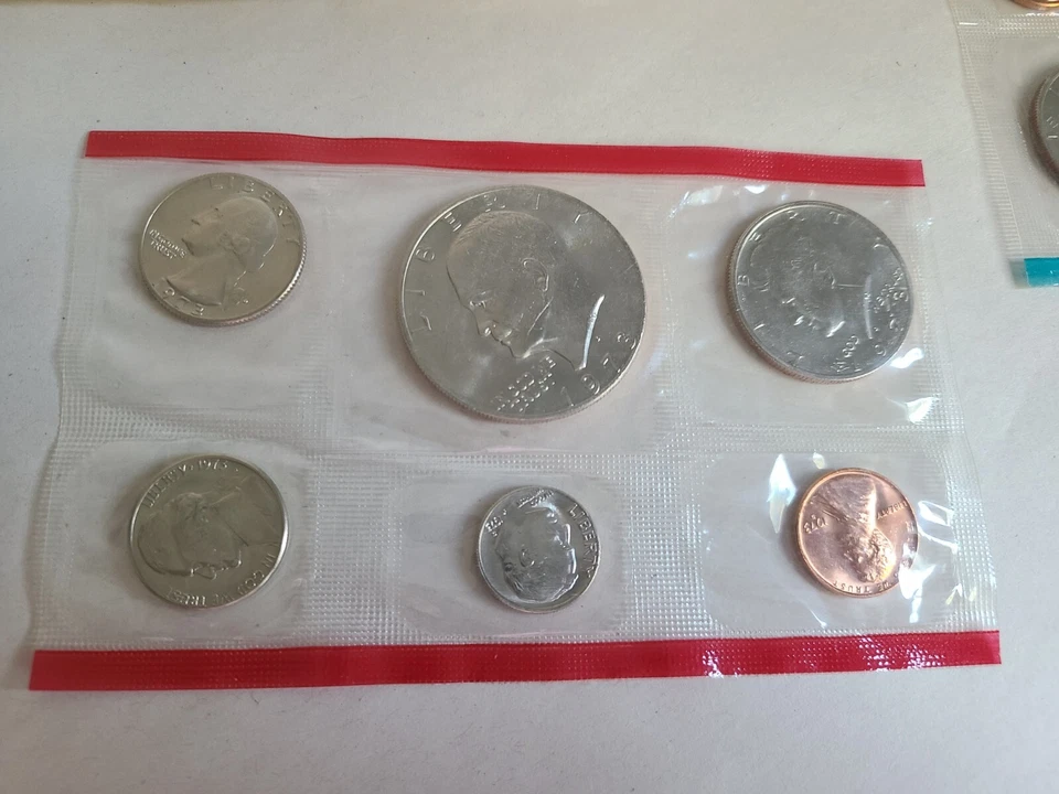 U.S. Mint 13-Coin Uncirculated Set 1973 - Denver & Philadelphia Mints + 1c S Min - Image 2 of 4
