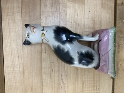ANTIQUE STAFFORDSHIRE POTTERY SEATED CAT ON PILLOW BLACK WHITE