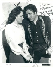 1939 Actress Lynn Bari & Actor Warner Baxter in Return of Cisco Kid Press Photo