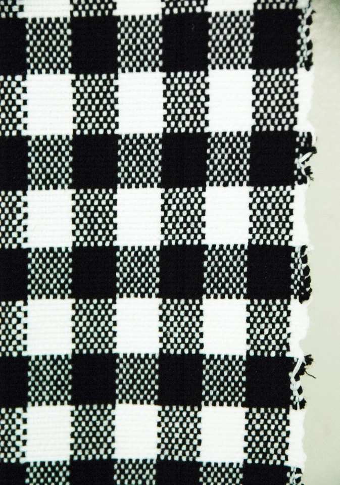 MANTA MARROQUÍ TEJIDA A MANO - Lana Merino - Tablero de cuadros negro/blanco 7'x6' Foto 2 de 4