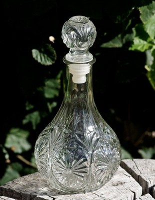 VINTAGE Vintage Anchor Hocking Medallion 9.5 Decanter Made in USA 1960's