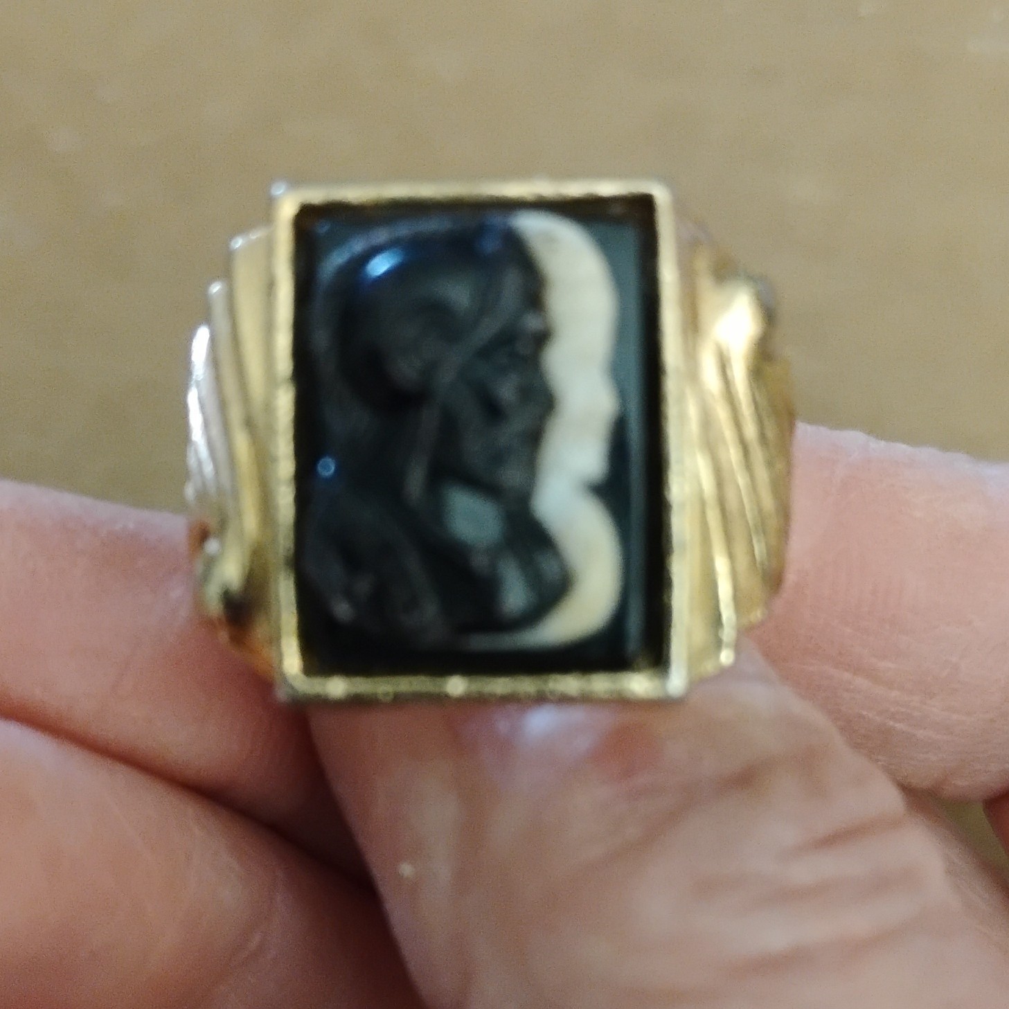Gold Tone Cameo Ring Rectangular Black White Port… - image 4