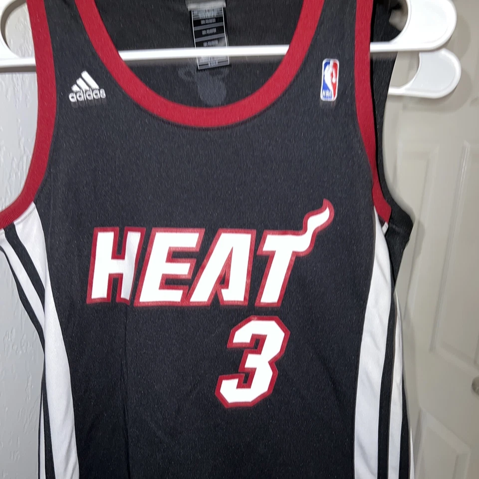 Camiseta Adidas Auténtica Miami Heat Wade 3 Foto 2 de 4