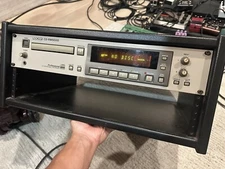 TASCAM CD-RW5000 Professional CD Rewritable Recorder CD-R