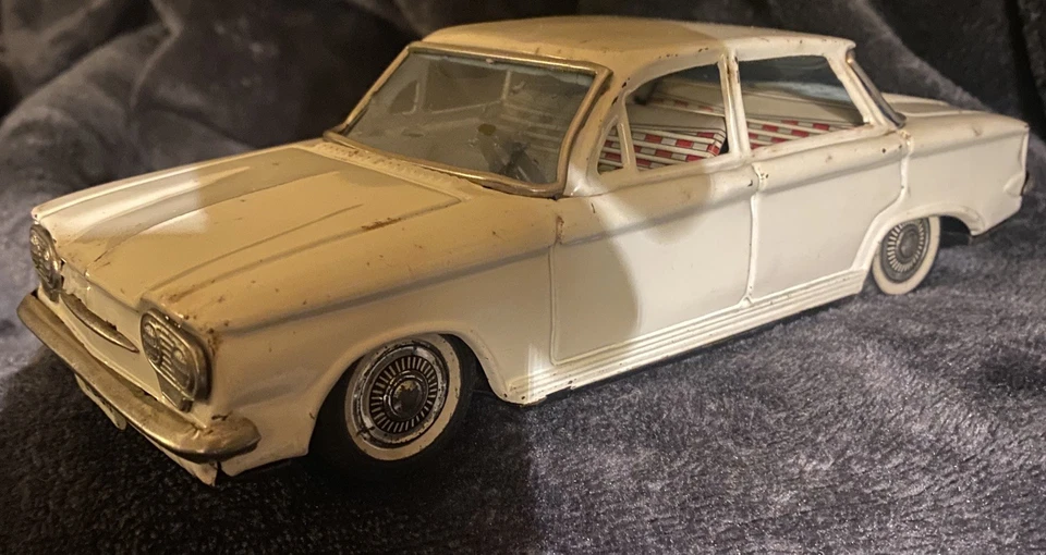 Vintage 1963 Bandai Chevrolet Corvair Brinquedo Litho Estanho Carro de Fricção Japão Raro! - Imagem 2 de 4