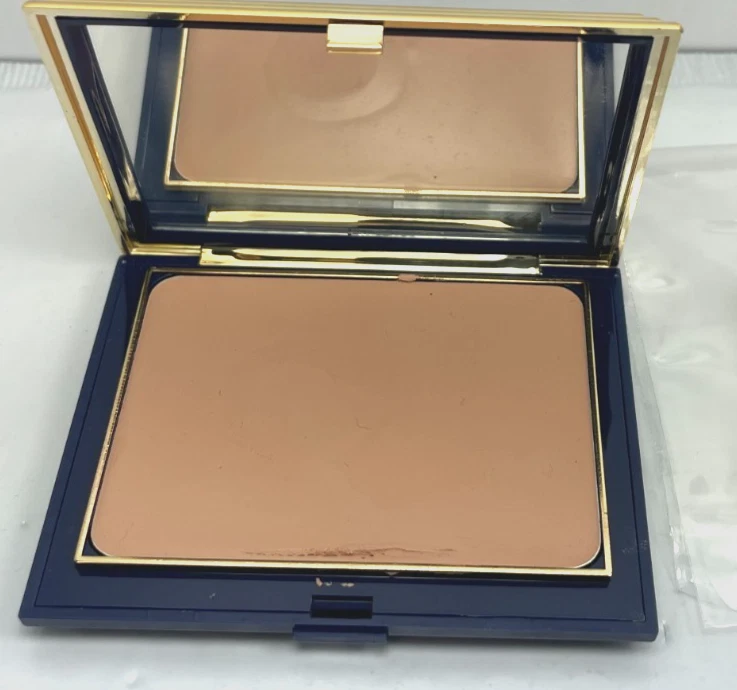 ALEXANDRA DE MARKOFF Powder Finish Creme Makeup 91 1/2 **SOLD AS-IS - Image 2 of 4