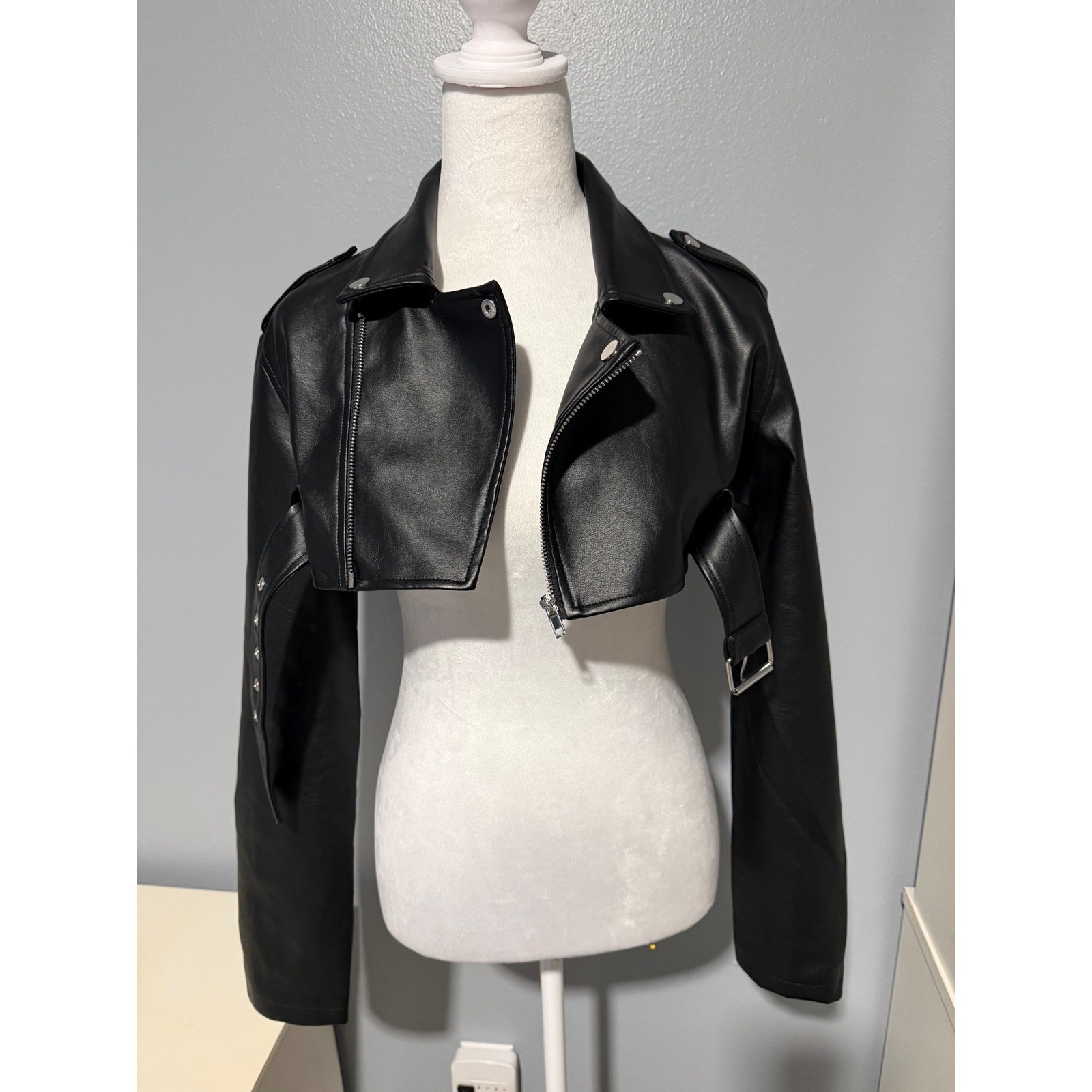 Fashion Nova Pop It Crop It Black Faux Leather Moto Jacket Womens M