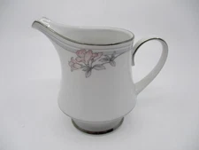 NORITAKE TARKINGTON CREAMER - 4"  0302J