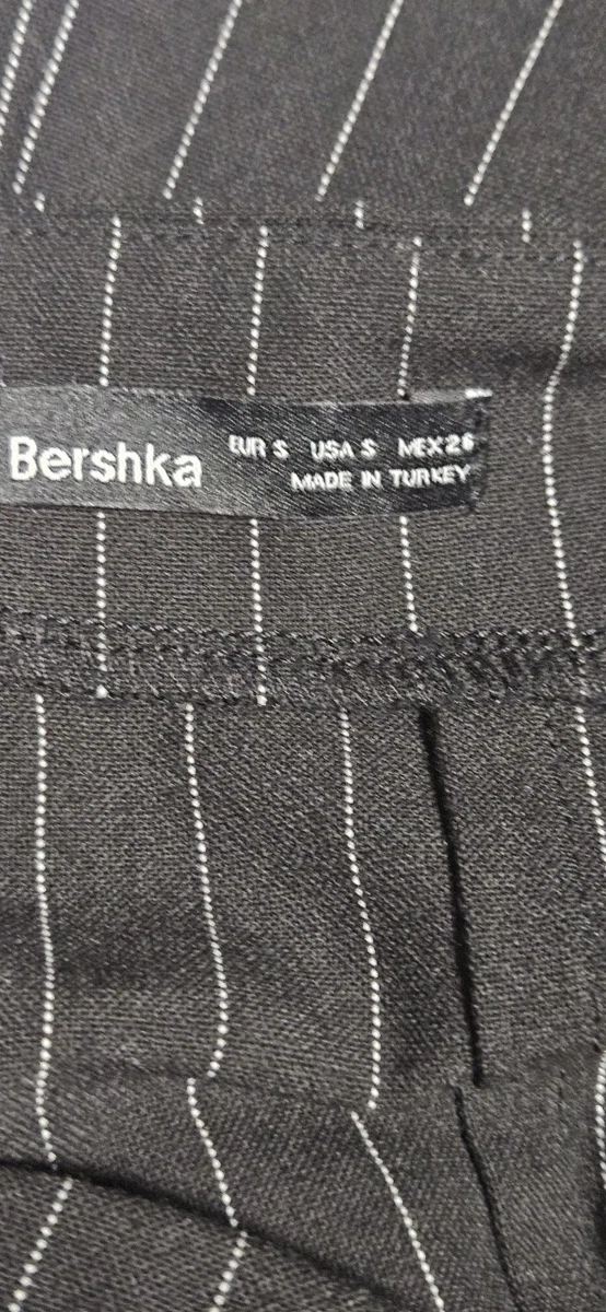 Minifalda para mujer Bershka negra/blanca a rayas con cremallera y grieta talla S