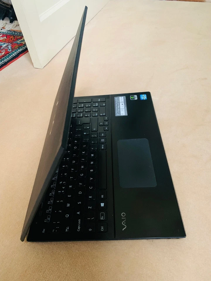 Sony Vaio laptop i5-3210M @ 2.5Ghz, 6GB RAM, 500Gb HDD, Black, Moderate Use - Image 4 of 4
