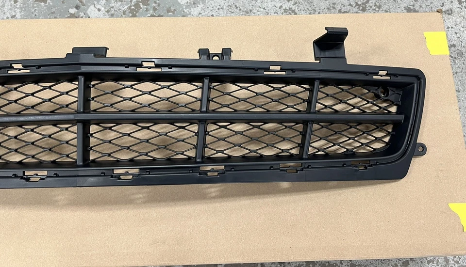 NUEVO Conjunto de rejilla inferior delantera original OEM para modelos Buick LaCrosse 2010-2013 Foto 3 de 4