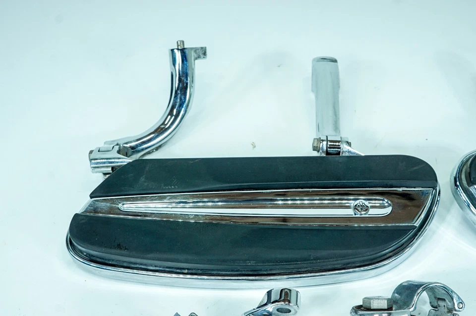 13 Harley Road Glide CVO Screamin 左右地板 & Pass 脚凳 1305 — 第 2/4 张图片