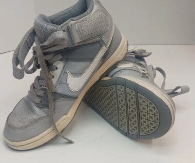 Youth Nike SB Mogan Mid 2 Grey and White Size 4.5 Y