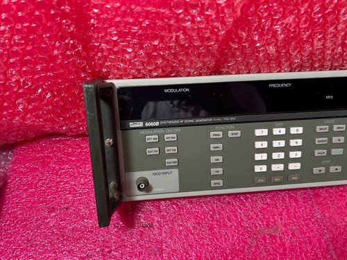 Fluke 6060B Synthesized RF Signal Generator 10kHz-1050MHz ''Panel only'' - Picture 2 of 12
