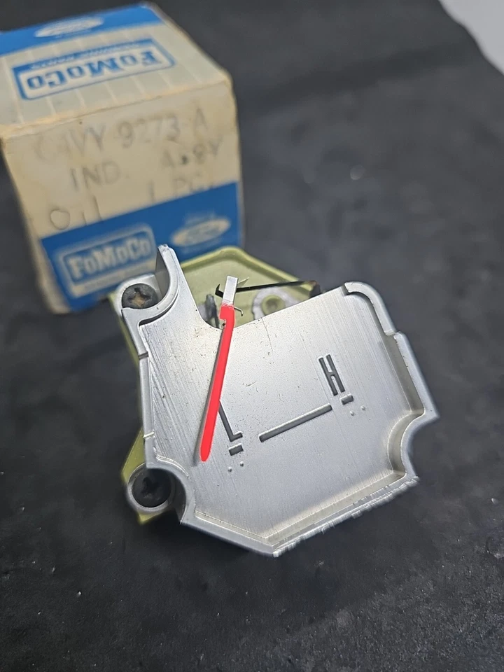  1964 1965 LINCOLN CONTINENTAL OIL GAUGE  NEW OLD STOCK SEDAN OR CONVERTIBLE - Image 2 of 4