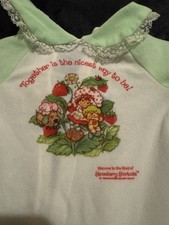 Vintage (1980) Strawberry Shortcake Baby Snap Up one piece 