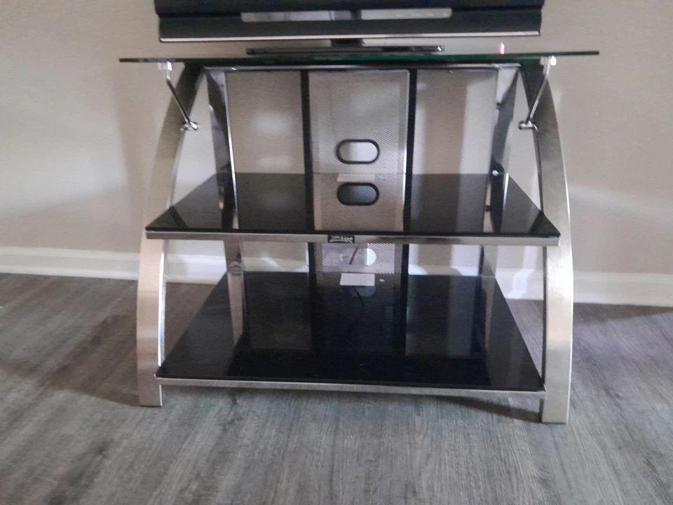 Soporte de TV llantas de vidrio negro y plata Foto 3 de 3