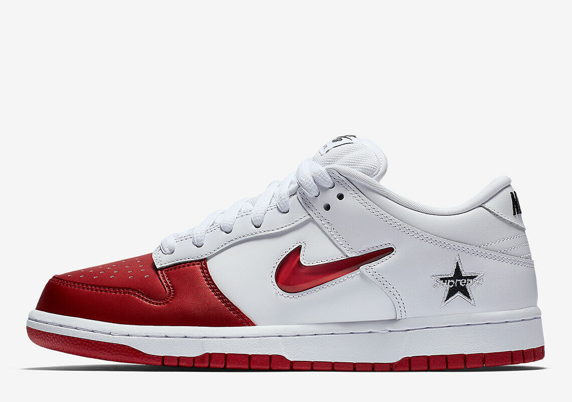 Nike MEN'S SB Dunk low OG QS SUPREME RED WHITE Metallic SIZE 10.5 BRAND NEW