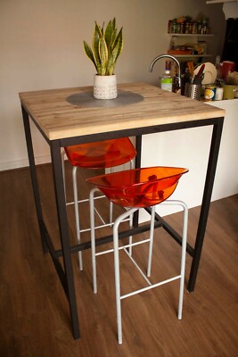 Table à Manger Haute Maison Du Monde – Bois – Forme Carrée – Neuve