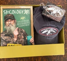 Duck Commander Si-Cology 101 Package Hardbound book & Hat BRAND NEW