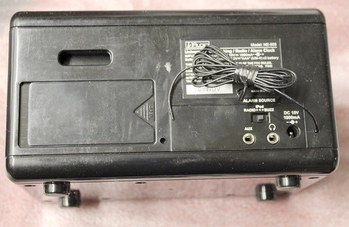FOR PARTS - IAUDIO I-VEE KICKBOX IPOD DOCKING/RADIO/ALARM CLOCK - NE-905B - Picture 5 of 5