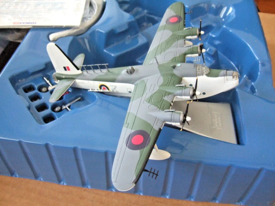 ARCHIVO DE AVIACIÓN CORGI CORTO SUNDERLAND Mk-W4004 RAAF 461 1:144 48804 #1 Foto 4 de 4