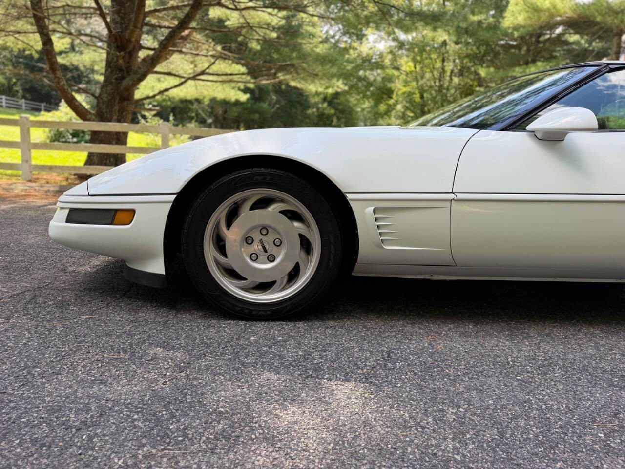 1996 White Chevrolet Corvette   | C4 Corvette Photo 7