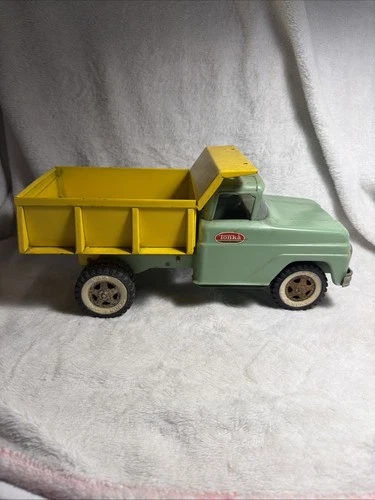 Vintage all original 1963-1964 Tonka Toys Gree/Yellow Dump truck, Great !