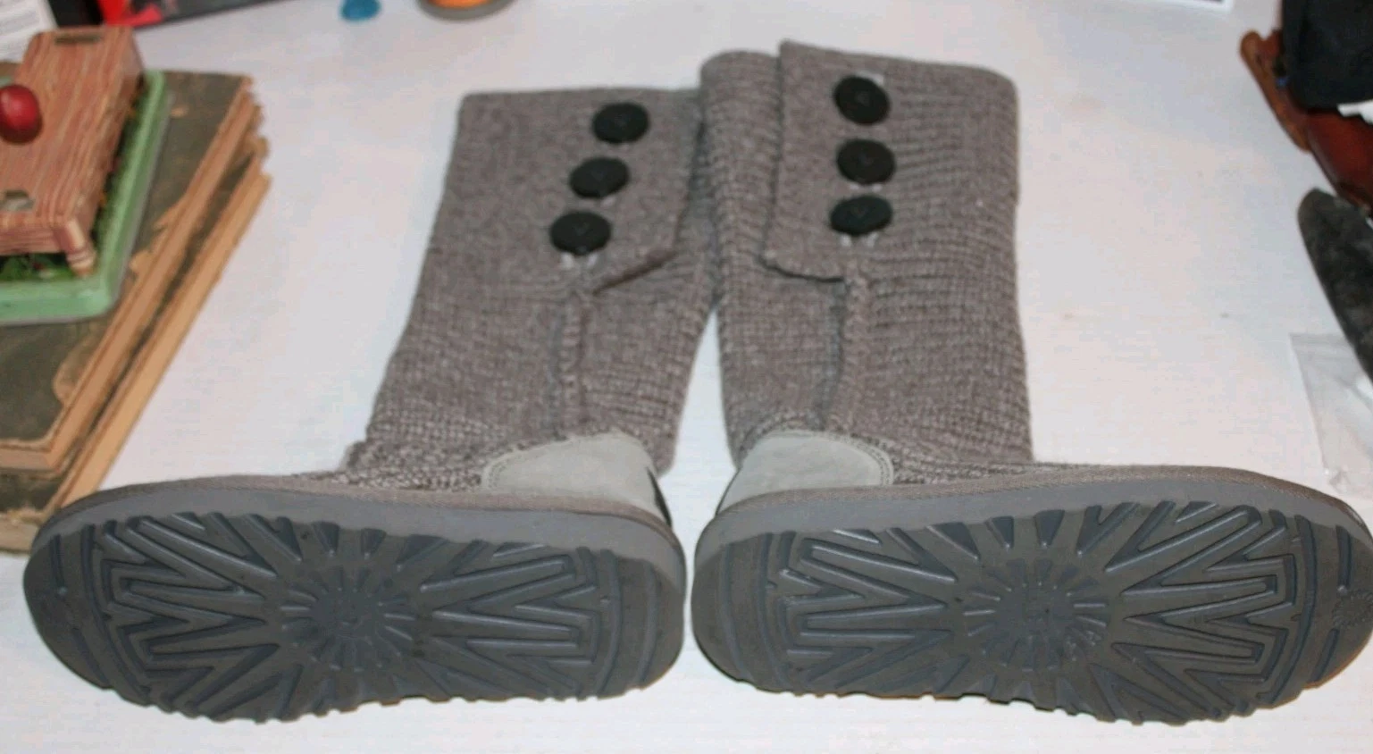 Stivali alti UGG Australia Classic Cardy in maglia bottoni grigi taglia 5 #5819 ottime condizioni!