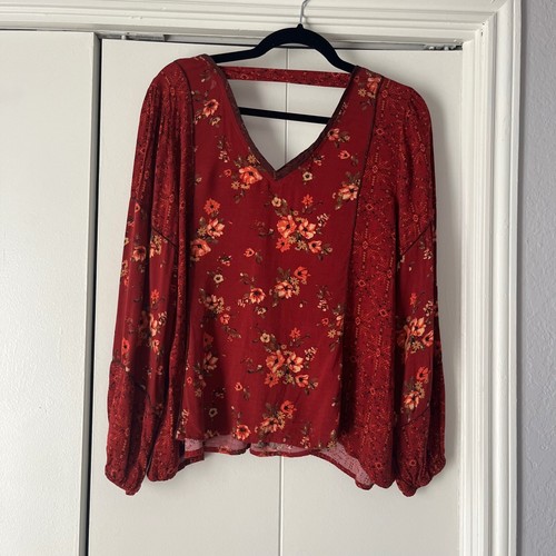 Blusa Top Maurice's Estampado Floral Manga Larga Cuello en V Roja Mediana - Imagen 2 de 5