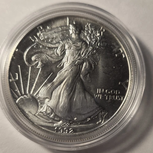 1992 Silver Eagle $1 Dollar 1oz Uncirculated .999 -In Capsule.