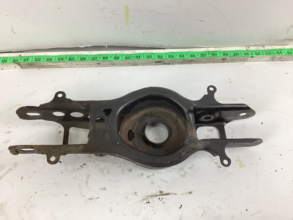 Brazo de control inferior suspensión lateral derecha trasera Cadillac ATS 2013-2019 22947075 FABRICANTE DE EQUIPOS ORIGINALES Foto 4 de 4