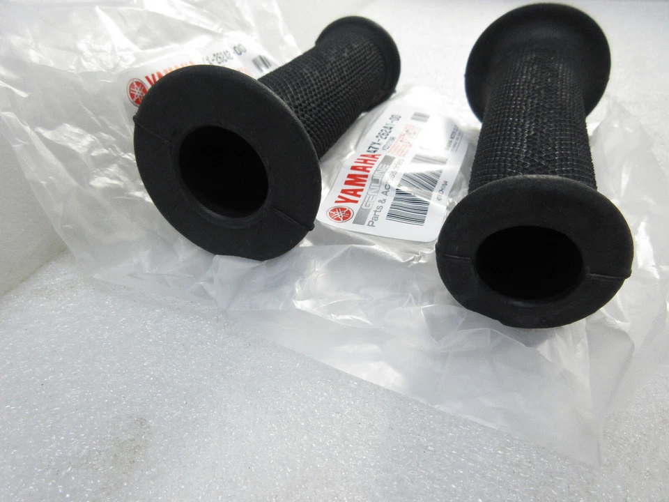 Yamaha FZR1000 TZR250 RZ350 Rubber Grip L/R OEM Tube 47X-26241-00 47X-26242-00 Foto 2 de 4