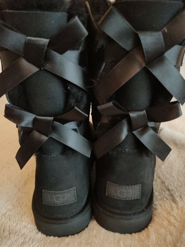 UGG Short Bailey Bow Black Boots. UK Size 10.5. ****BNIB**** - Picture 9 of 12