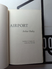 Airport by Arthur Hailey 1968 Hardcover Vintage! Fiction No Dust Jacket
