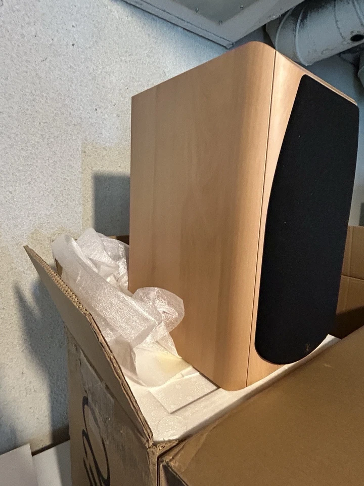 Infinity alpha 20 2 way 6.5 bookshelf speakers Beech NOS - Image 2 of 4