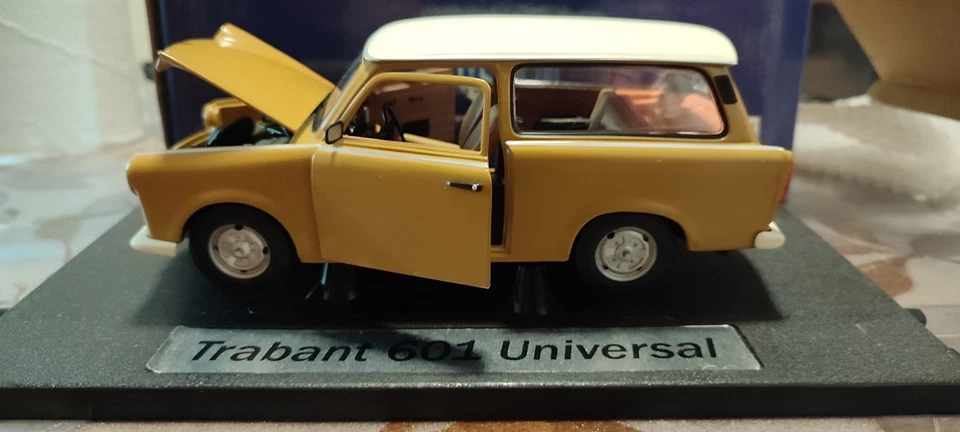 SUN STAR TRABANT 601 FAMILIARE scala 1/18 - Immagine 2 di 4