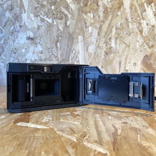 Olympus Trip MD 35mm Film Point and Shoot Camera Black - TESTED - Bild 10 von 11