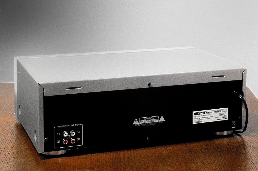 TEAC W-890R MKⅡ Wカセットデッキ W-890R | 製品トップ | TEAC - プレミアムオーディオ