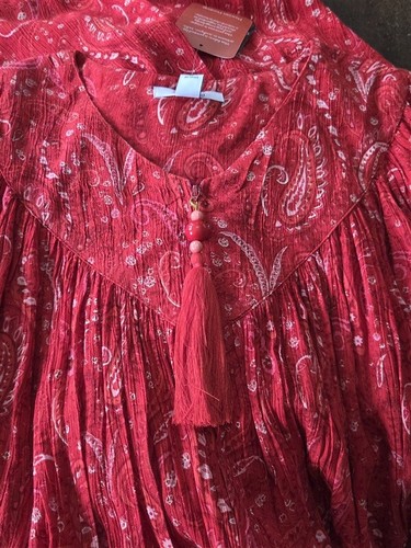 NWT Go Softly L Patio Dress Kaftan Short Sleeve Zip Crinkle Red Paisley 124599 - Picture 2 of 3