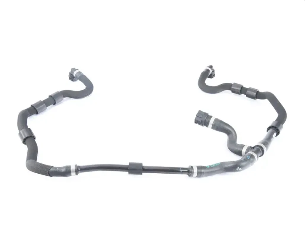 BMW 3 F30, F80 Motorkühlmittelbehälterschlauch 17128633484 8633484  