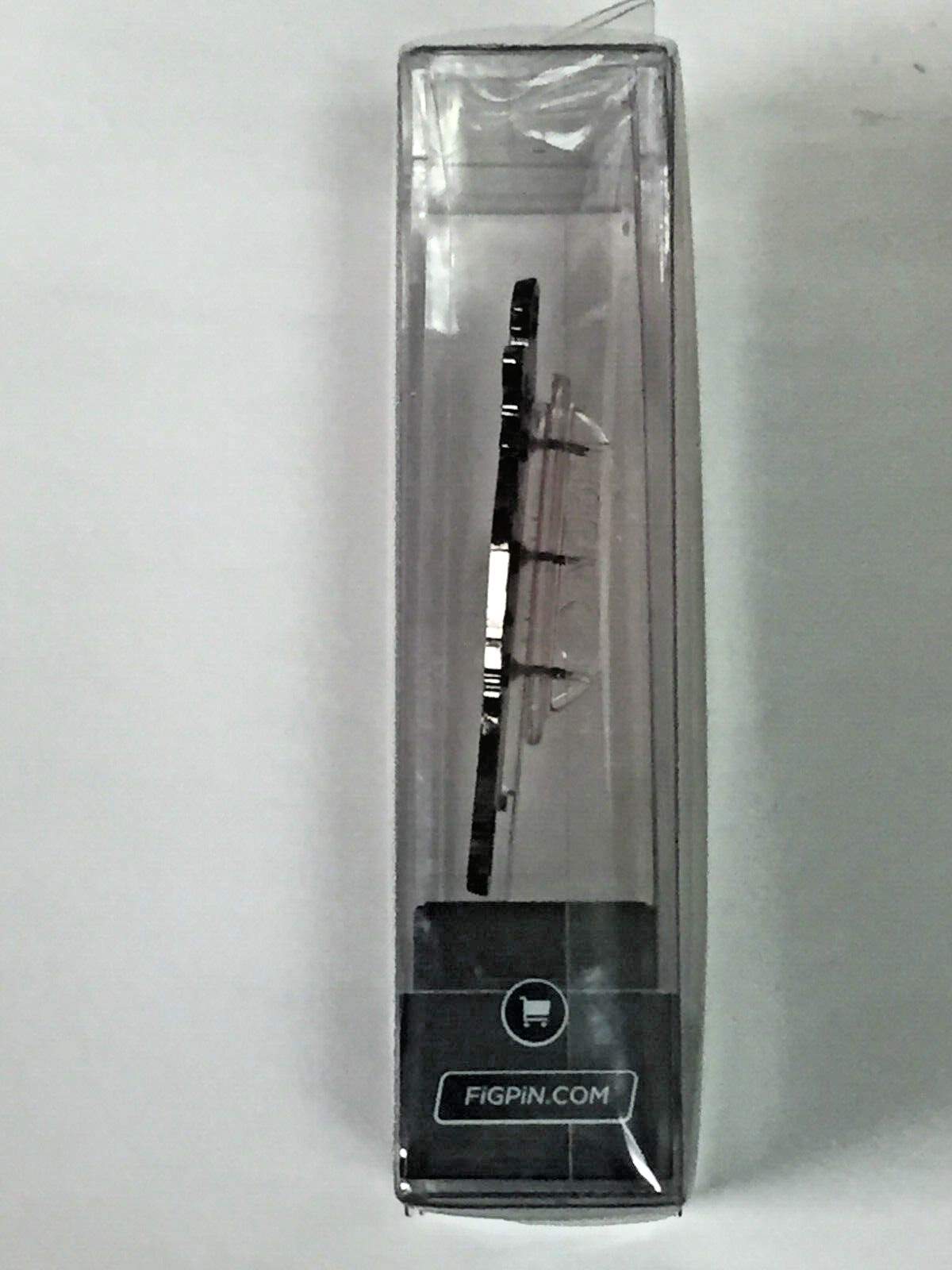 FiGPiN Chainsaw Man Makima #1389 2023 Retail Exclusive Locked Collectible Pin