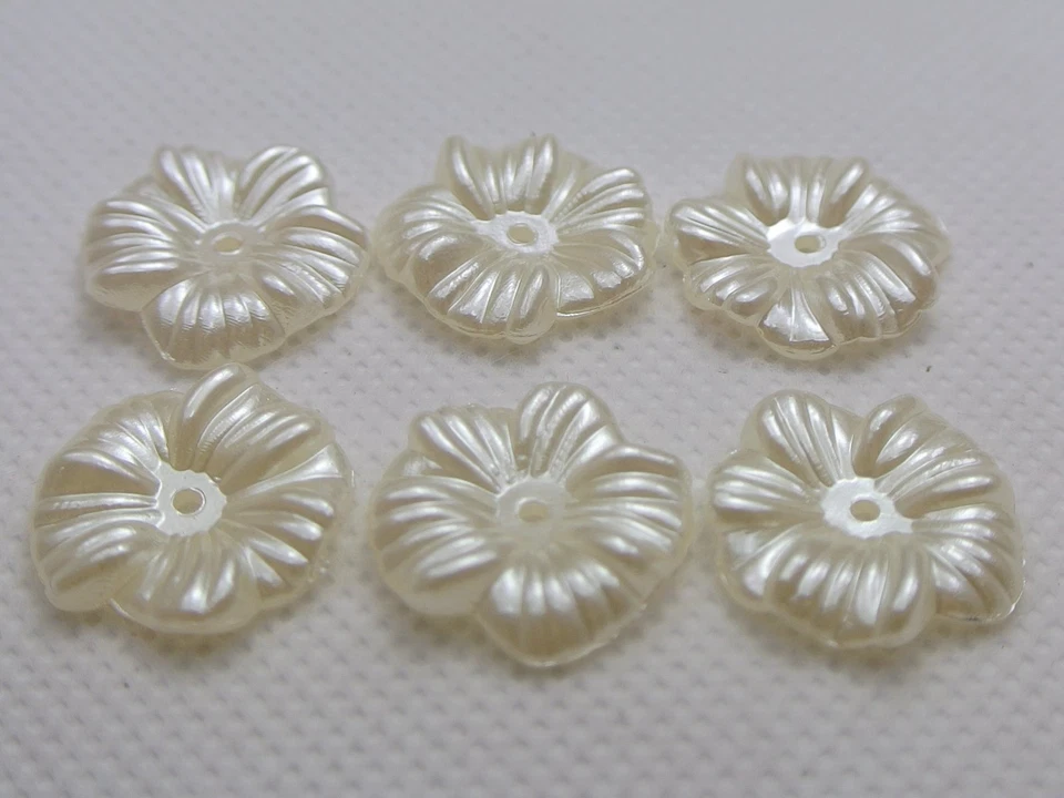 100 Pcs Ivory Acrylic Pearl Flower Bead Cap Sewing Bow Center 16mm Center Hole - Image 3 of 4