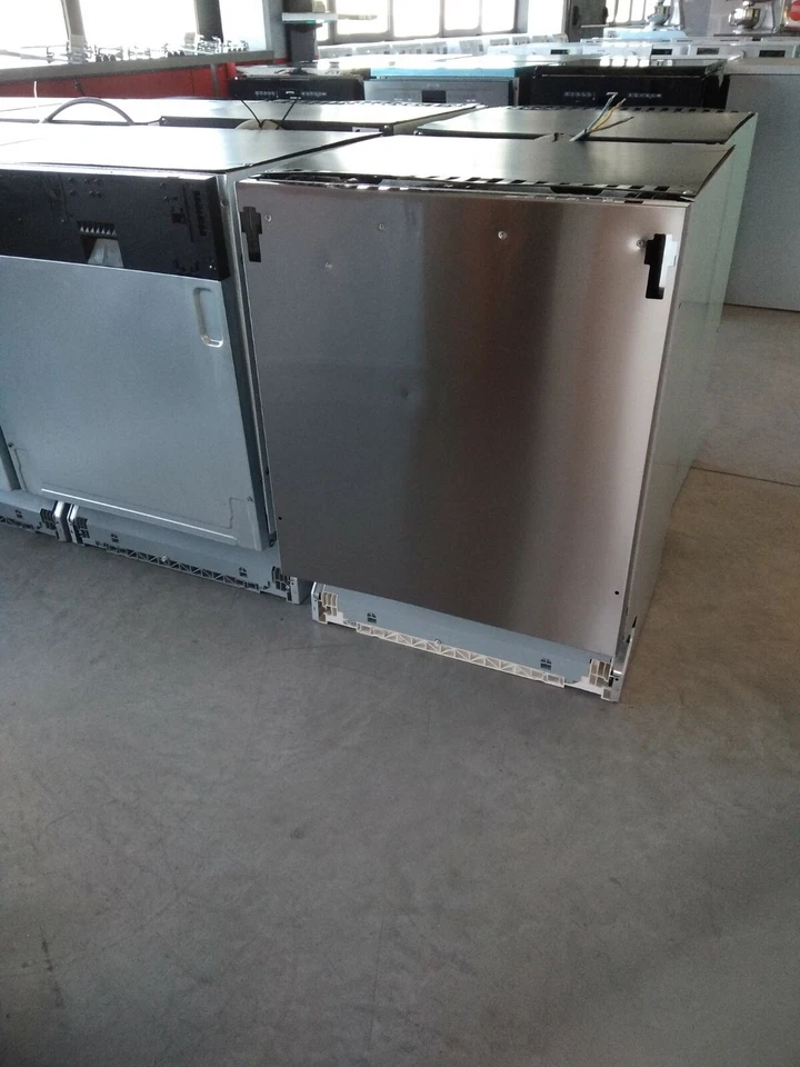 LAVASTOVIGLIE SMEG STP364S SCOMPARSA TOTALE SEMI PROFESSIONALE A++ 5,4 KW - Immagine 3 di 4