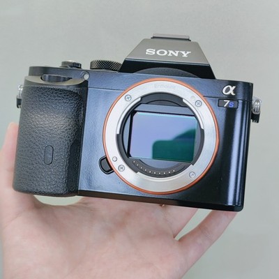 Sony Alpha a7S Body with 4 Batteries/ Charger, Battery Grip, remote