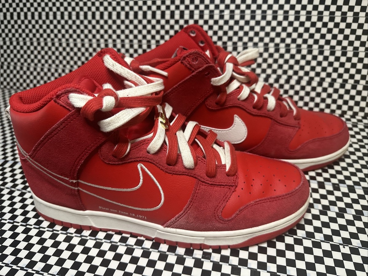 university red sail dunks