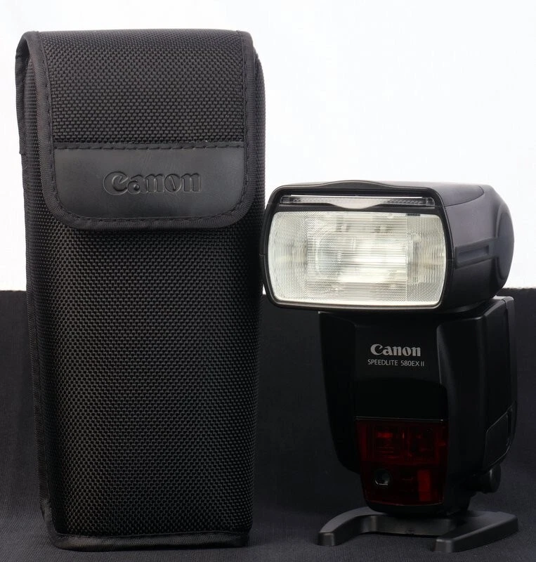 Canon Speedlite 580EX II E-TTL Flash Unit c/w Case - Near Mint - Image 2 of 4