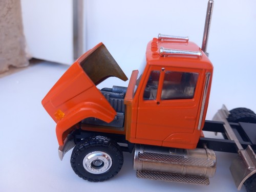 1/50 (1/48) o scale Conrad 3512 Freightliner forward cab w/talbert Lowboy truck - Picture 19 of 19